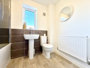 Family Bathroom- click for photo gallery